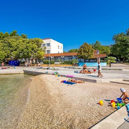 Appartement By The Sea Malinska, Krk - 19264 *